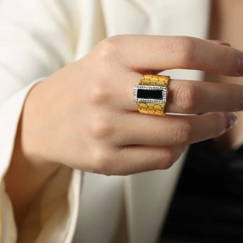 A087-Black Acrylic Gold Ring