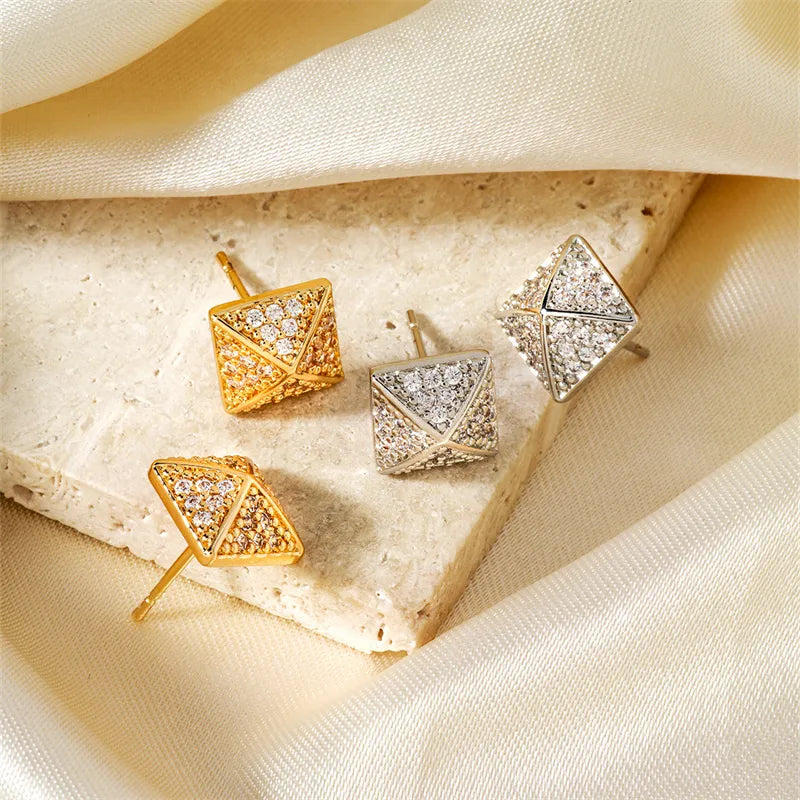 Women’s Titanium Ring-1 Piece Retro Simple Style Shiny Square Pyramid Three-Dimensional Inlay Copper Zircon K Gold Plated Rhodium Plated Ear Studs