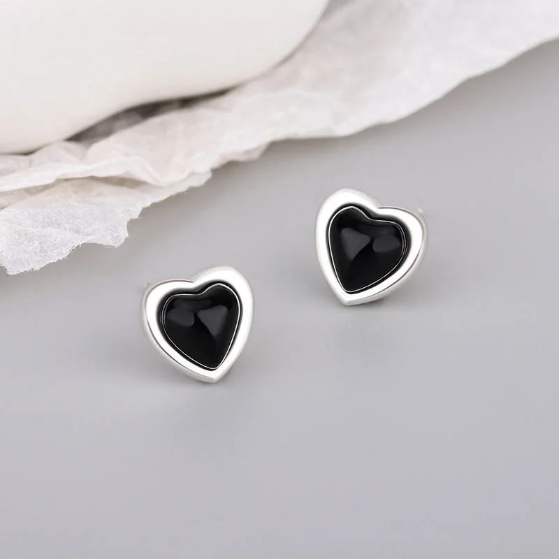 E2166 Black Agate Heart-Shaped Stud Earrings