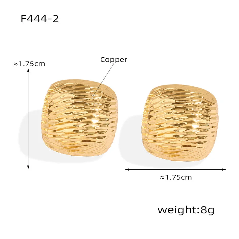 F444-2 Gold Square Vertical Pattern Earrings