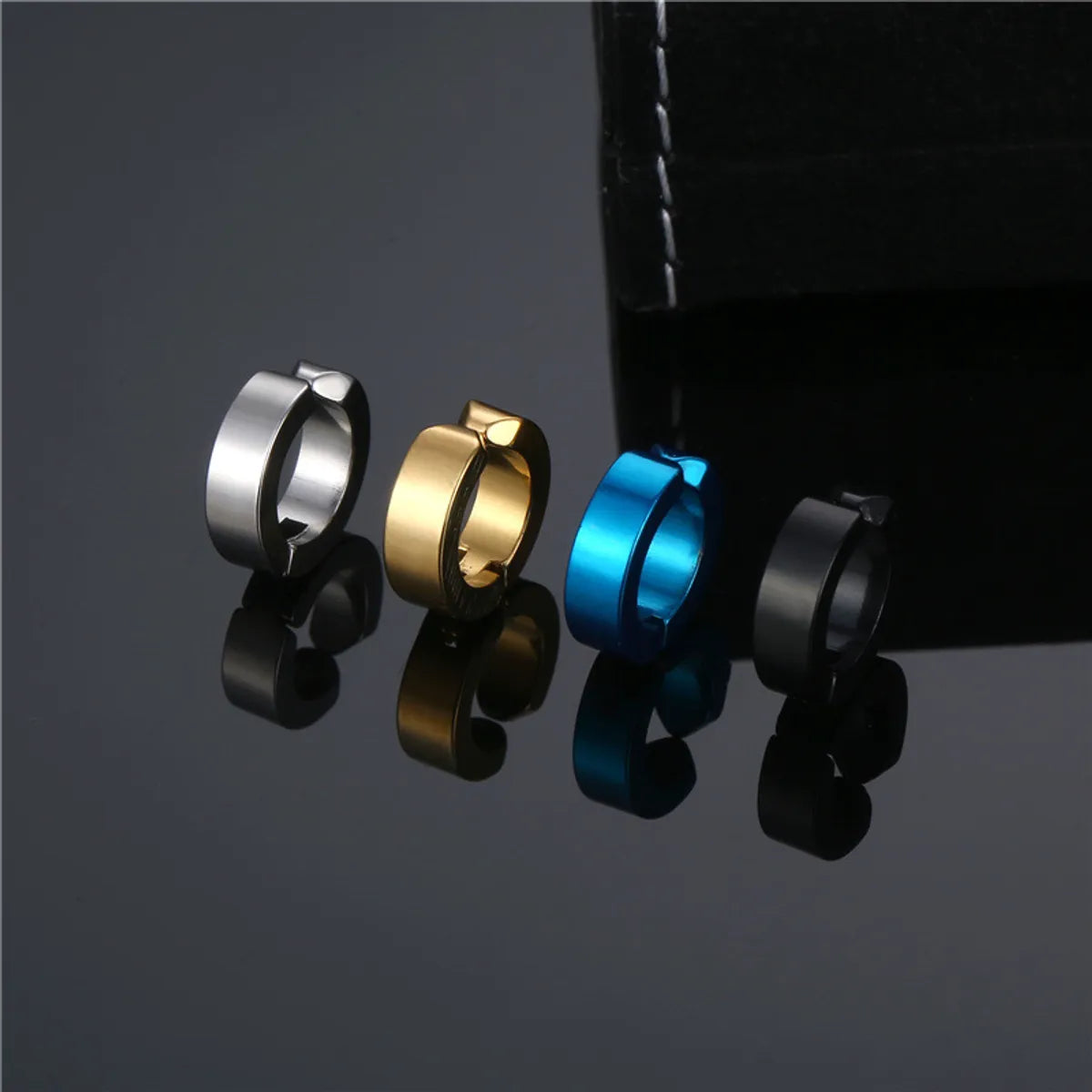 Stackable Silver Rings-Simple Style Round Titanium Steel Plating Ear Clips 1 Piece