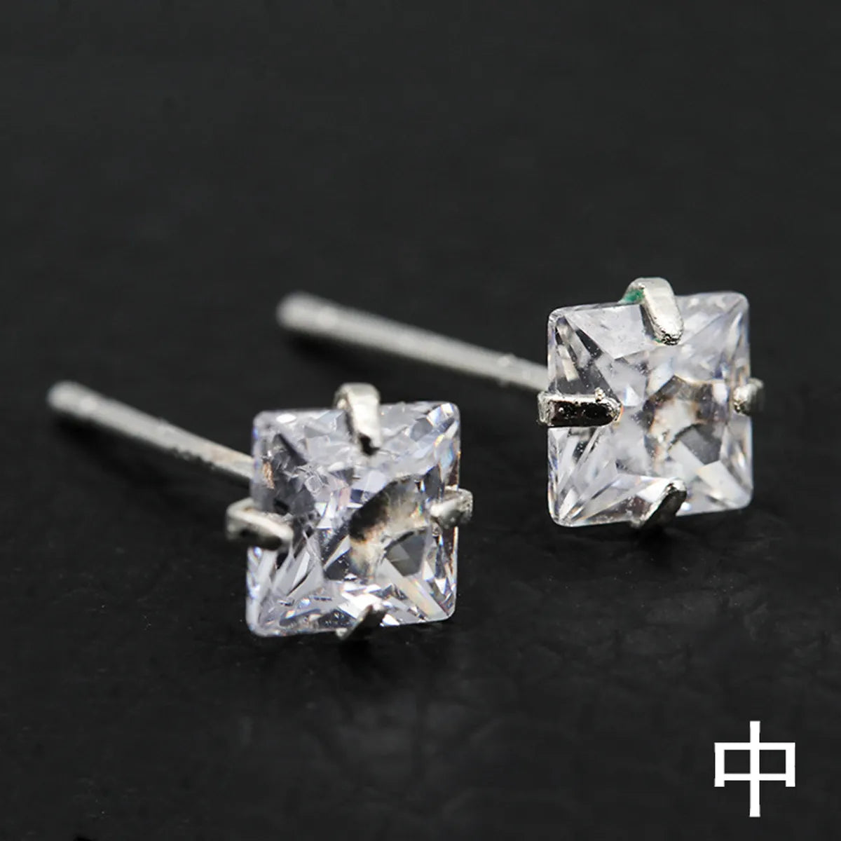 P-05 Square 3A Zircon Medium [4 * 4mm]]