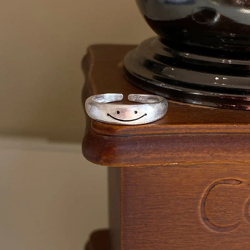 Smiley ring