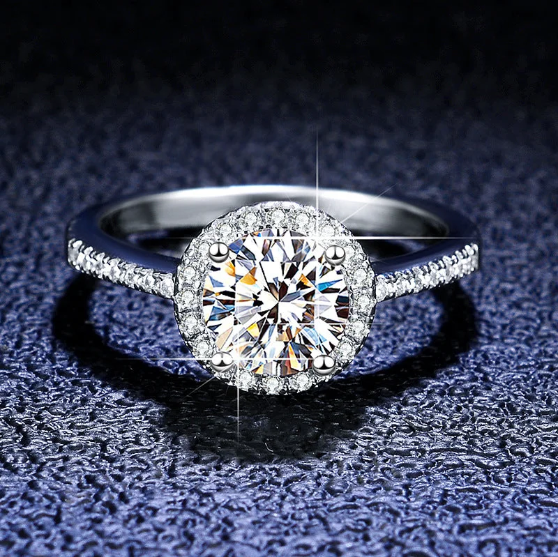 2 Karat (Moissanite Youbai Level)